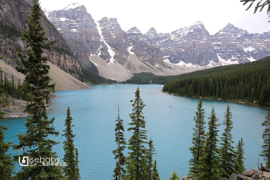 加拿大｜Lake Moraine夢蓮湖。群山環繞的壯麗湖景