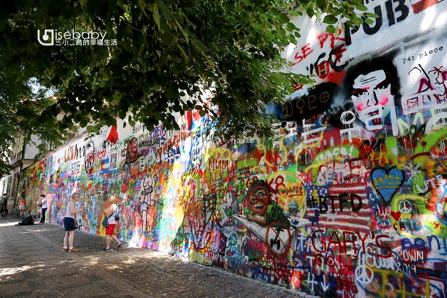 布拉格 | 小城區IG打卡熱門景點。藍儂牆John Lennon Wall