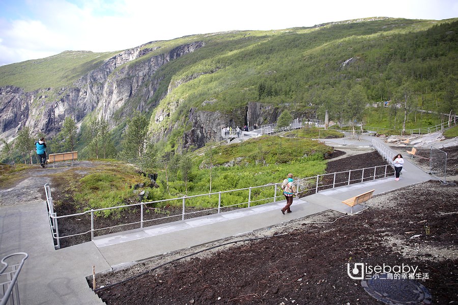 挪威 | 山谷間壯觀的雙瀑布明信片景點。Vøringfossen