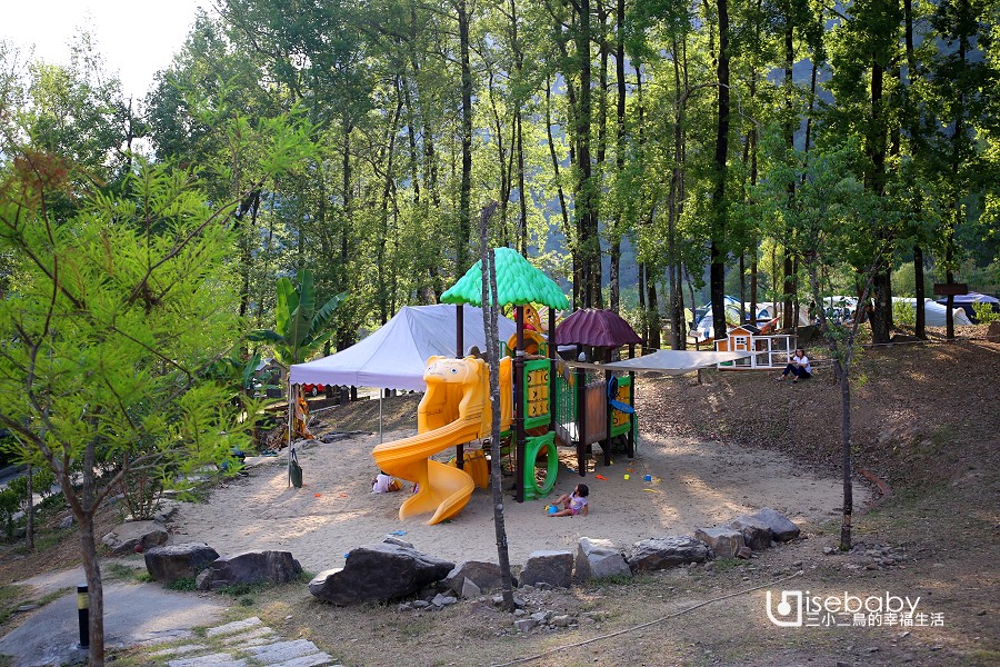 南投伴天聊露營區，森林系營地涼爽宜人~還有滑水道戲水池和沙坑遊戲區好好玩！