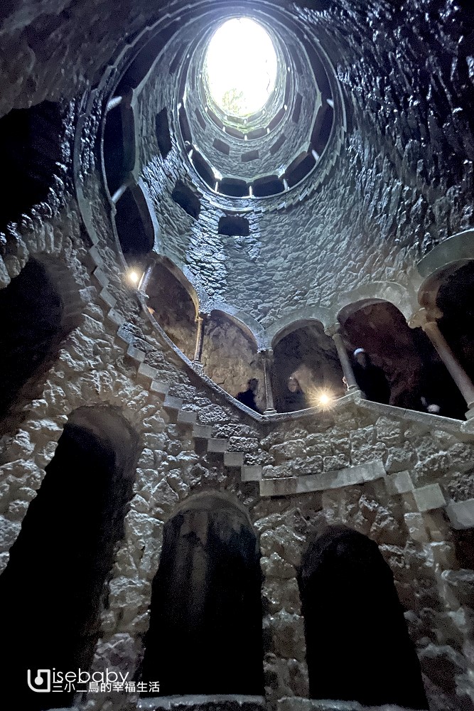 辛特拉必去景點 螺旋階梯天井Quinta da Regaleira雷加萊拉宮。交通、門票、行程及旅遊經驗分享