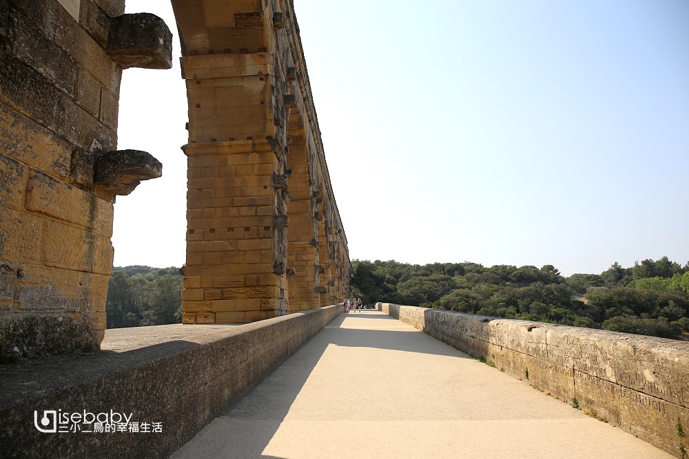 南法推薦景點 Pont Du Gard加爾橋 超過二千年的古羅馬水道橋